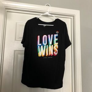 Love Wins T-shirt from Old Navy XXL black